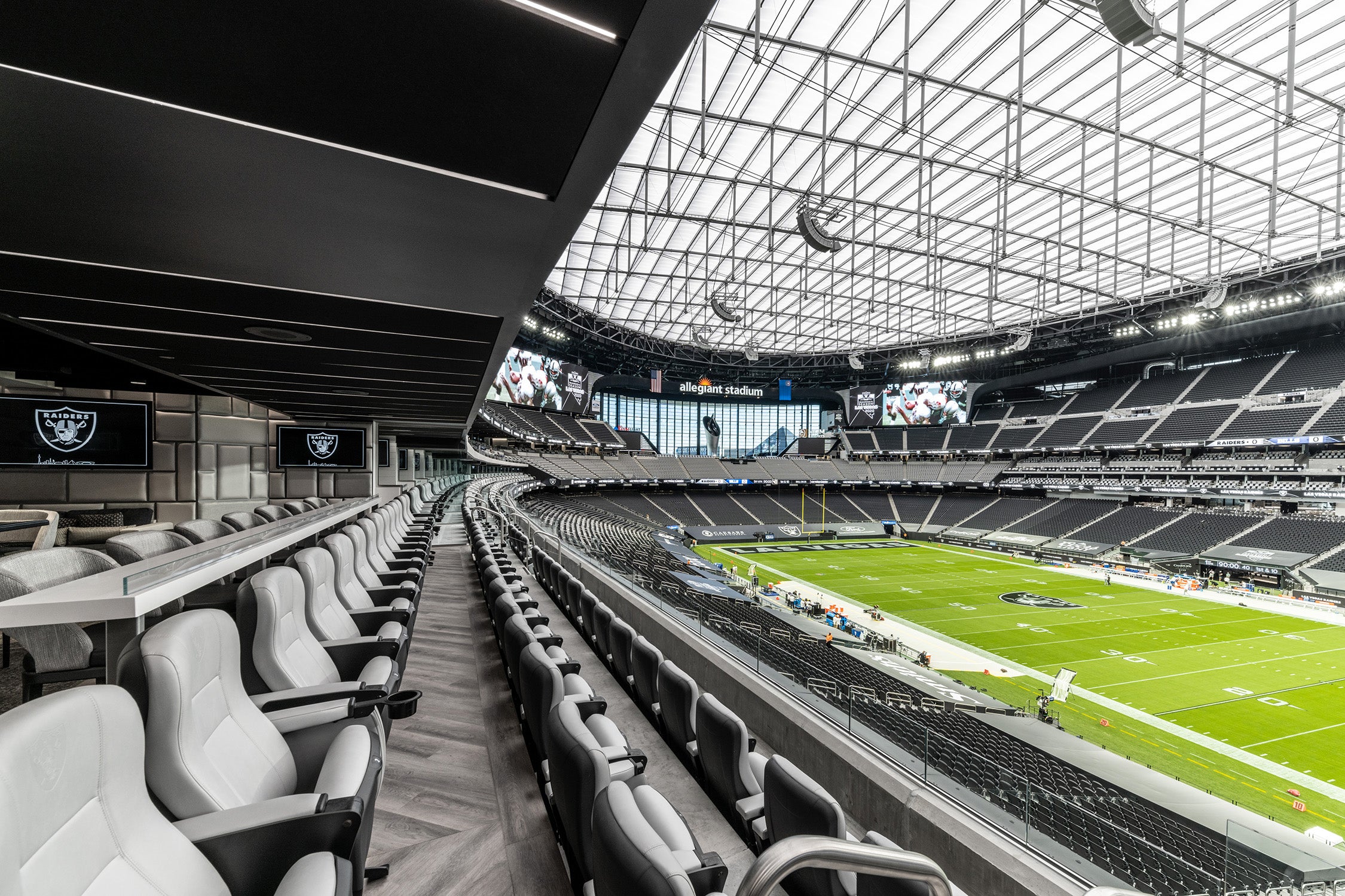 Allegiant Stadium Seating Raiders Fans In Las Vegas Seeking Reserved